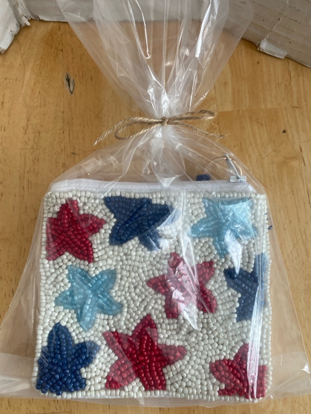 Beaded Star pattern zippered pouch with tassel Patriotic. NWT about 5x4.75 - Picture 2 of 5